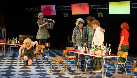 Everything Must Go Performance Image